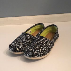 TOMS FLATS